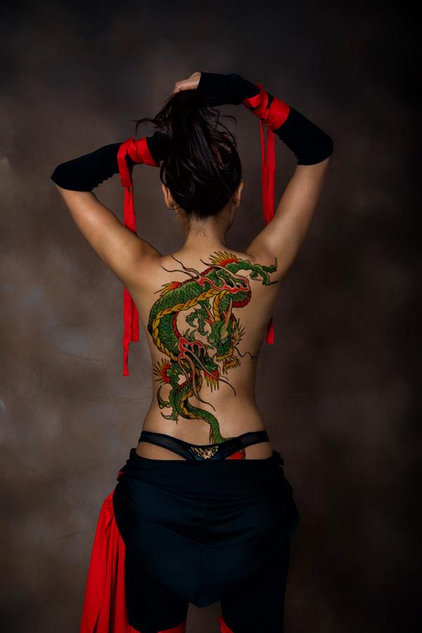 Dragon back tattoo HD picture - People stock photo free download