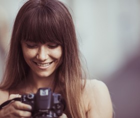 Woman-looking-at-camera-photo-Stock-Photo-280x235.jpg