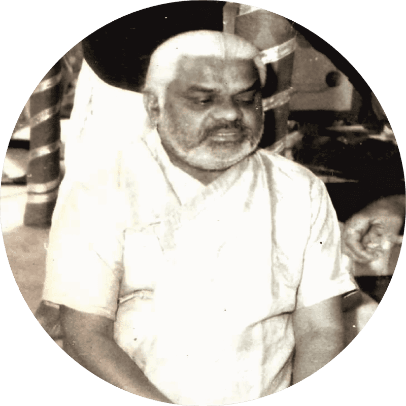 Wisdom in Traditional Cloth Attire PNG