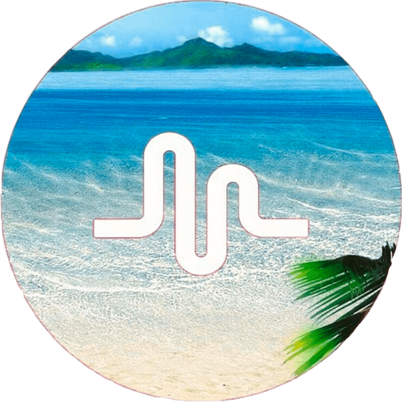 Serene Waves A Tranquil Beach Escape PNG