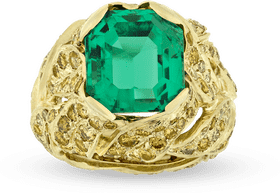 Elegant Emerald Gemstone Ring in Golden Setting PNG