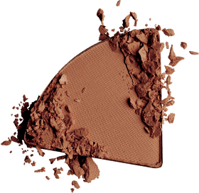 Velvety Bronze Eye Shadow for a Natural Glow PNG