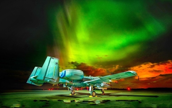 Aircraft and Arctic Aurora