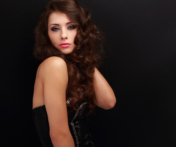 Beautiful curly hair woman elegant makeup 02