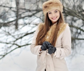 Beauty Fashion Model Girl in a Fur Hat HD picture 01