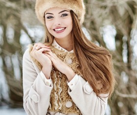 Beauty Fashion Model Girl in a Fur Hat HD picture 09