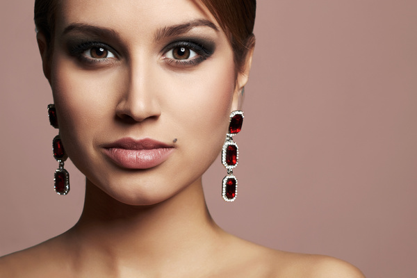 Fashion girl with a ruby earring HD picture 02