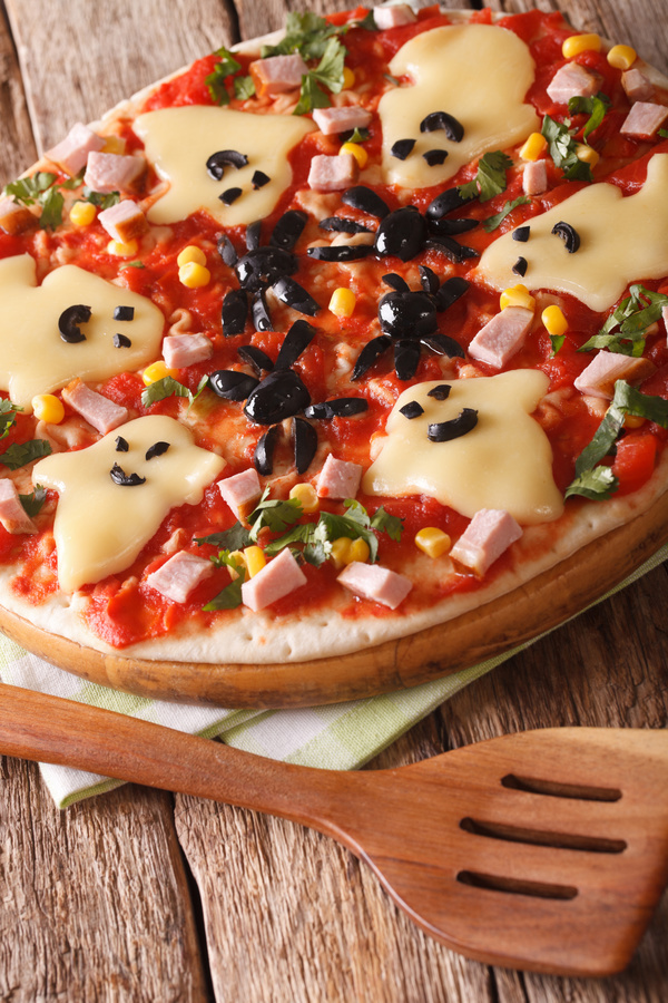 Halloween food pizza with olive spider decoration HD picture