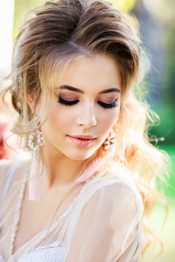 Makeup Young beautiful woman HD picture
