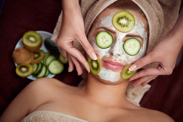 Smearing mask with fruit Cucumber Beauty woman HD picture