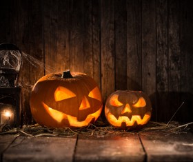 Terrifying pumpkin lights on the table