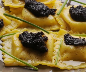 Delicious wonton with caviar HD picture