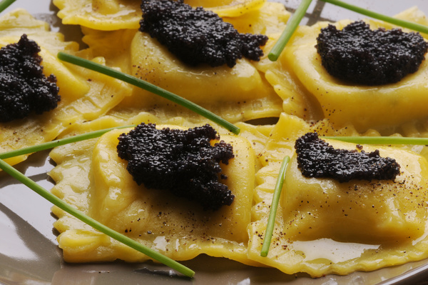 Delicious wonton with caviar HD picture