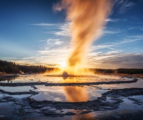 Great Fountain Geyser in Yellowstone HD picture