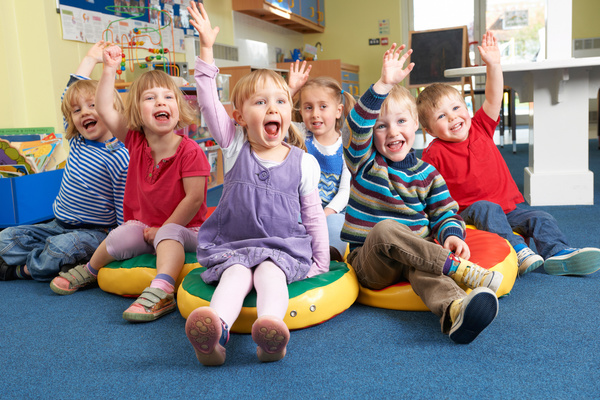 Happy child in the classroom HD picture