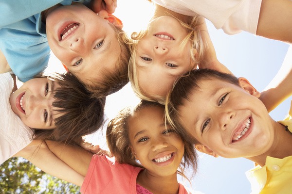 Happy children in a circle HD picture