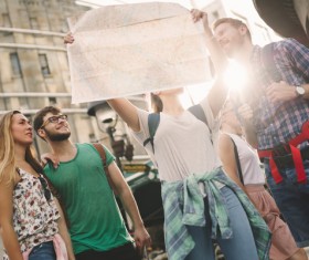 Hold high the city map of tourists HD picture