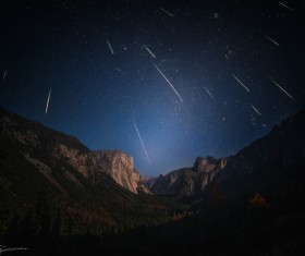 Meteor across the Silent Gorge HD picture