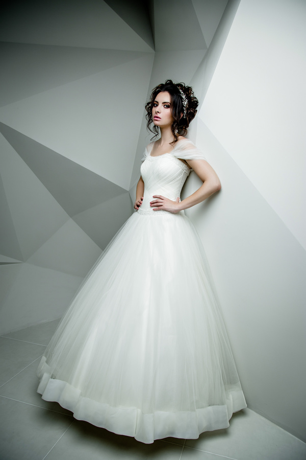 Portrait of gorgeous bride in luxury wedding dress Stock Photo 27