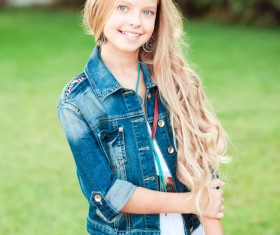 Pretty blonde little girl 01