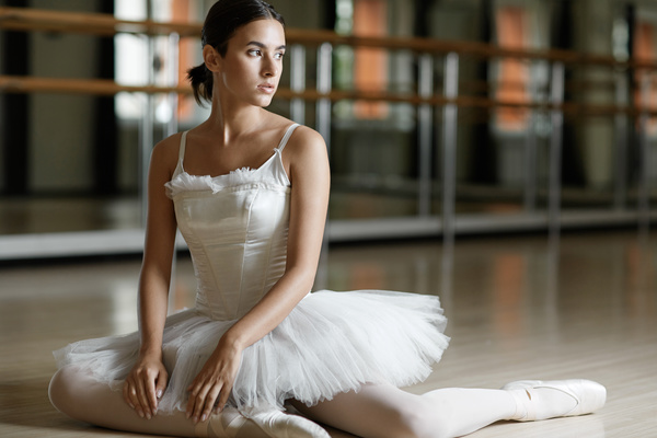 Resting the ballet girl HD picture
