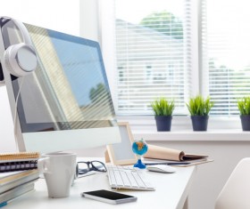 Working table with computer HD picture 09