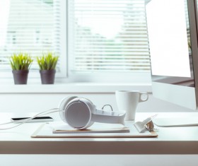 Working table with computer HD picture 15