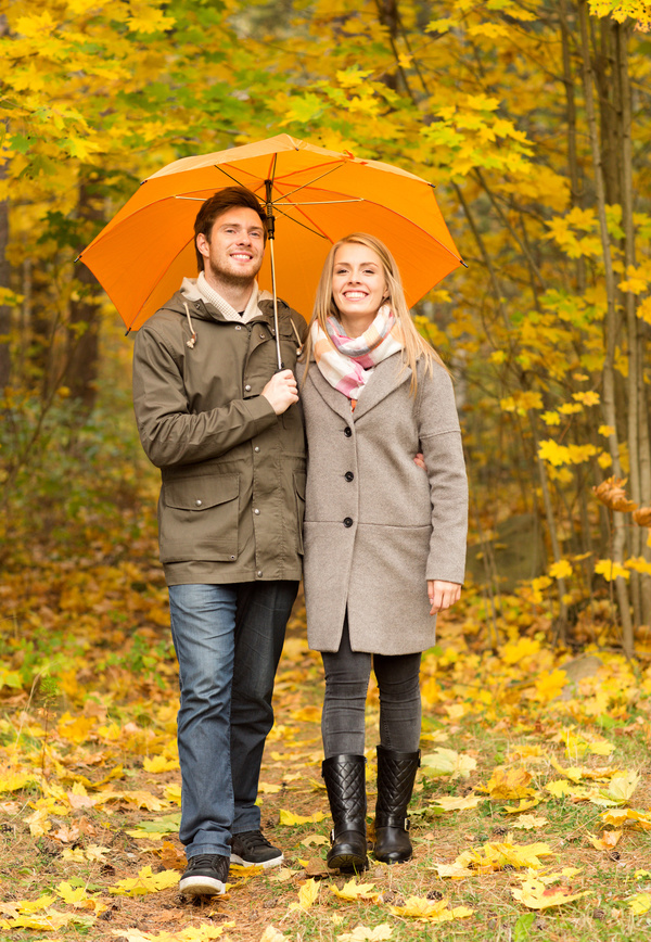 Yellow umbrella Couple walking in the woods HD picture 01