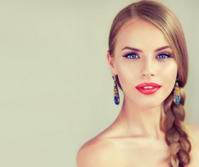 Alluring woman with makeup and beautiful jewelry HD picture 02