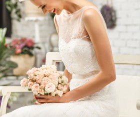 An elegant wedding dress for the bride HD picture 02