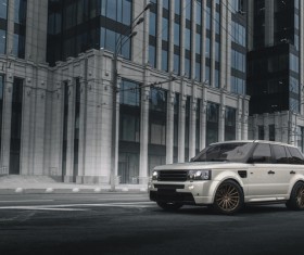 City driving high-end cars HD picture