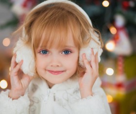 Cute little girl HD picture