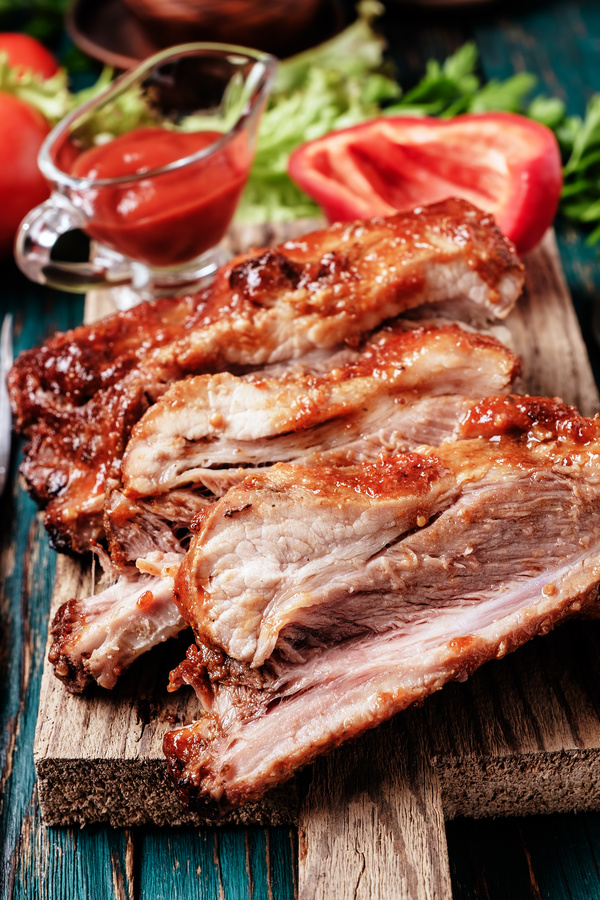 Delicious grilled pork ribs HD picture