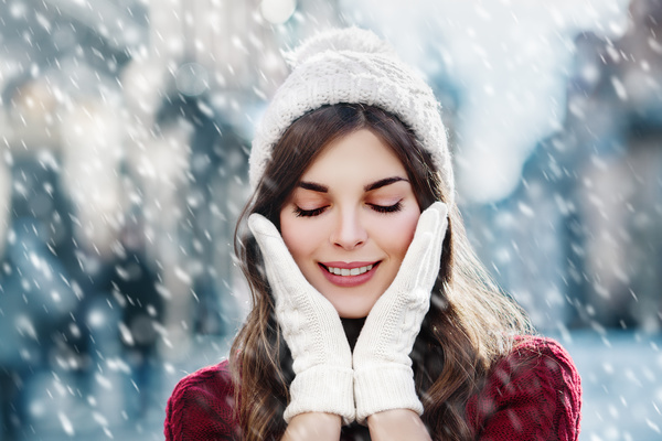 Girl snowing outdoors HD picture
