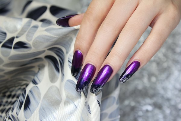 Stylish purple nail HD picture
