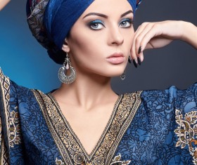 Wearing a folk costume wearing beautiful women earrings