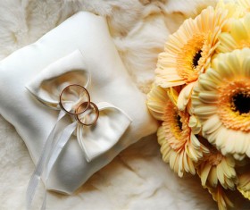 Wedding Rings with bouquets HD pictures