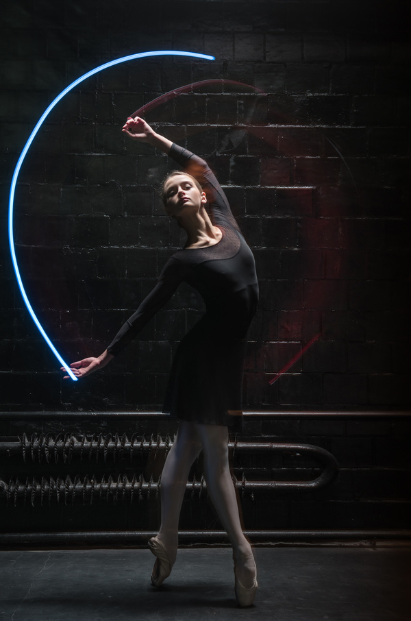 Charismatic ballet dancer HD picture 04
