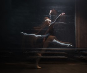 Charismatic ballet dancer HD picture 10