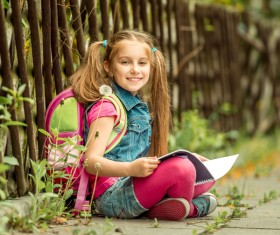 Cute girl reading HD picture