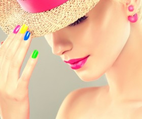 Elegant makeup and colorful nails HD picture 04