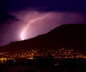 Flash of lightning HD picture 03