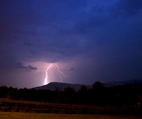 Flash of lightning HD picture 05