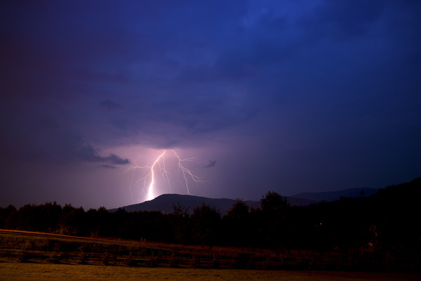 Flash of lightning HD picture 05