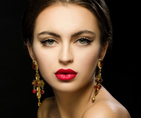Girl with crown jewelery HD picture