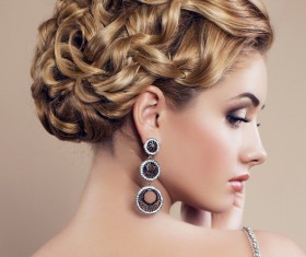 Girl with jewelry HD picture