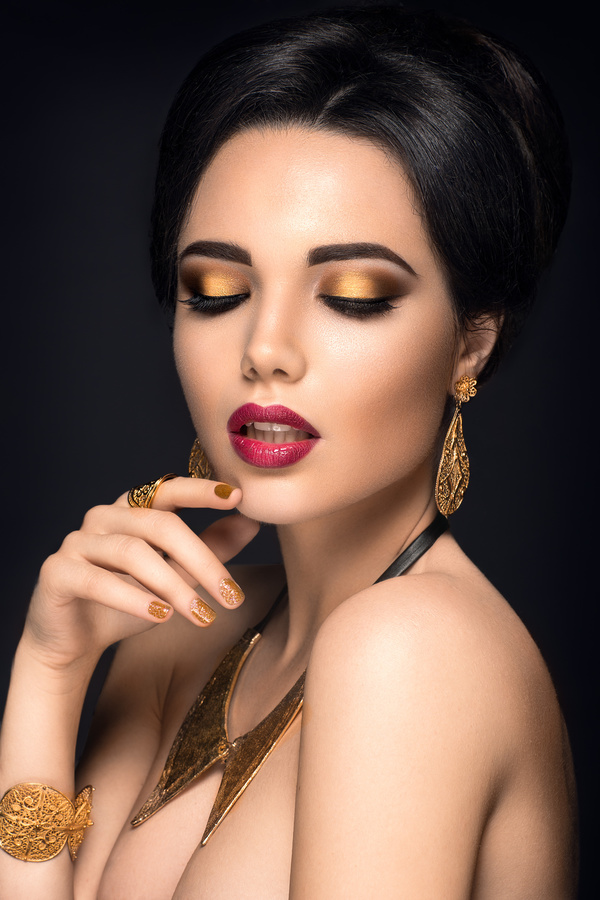 Gold eye shadow and gold nail HD picture