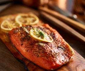 Grilled salmon with lemon slices of vanilla HD picture 01