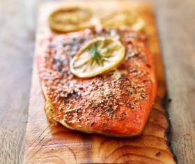 Grilled salmon with lemon slices of vanilla HD picture 02