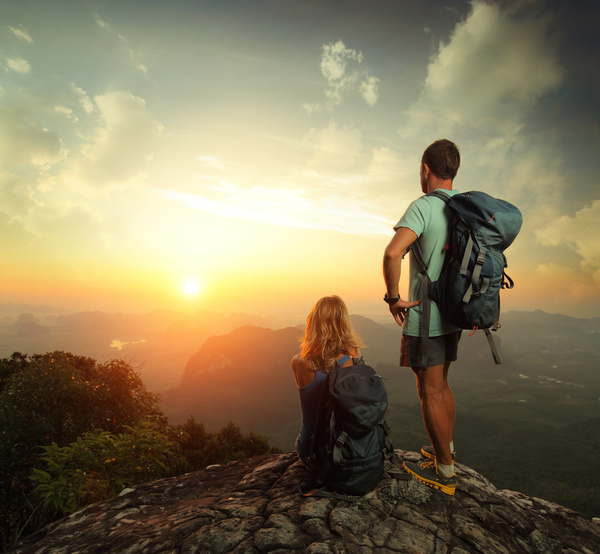 Peak couple watching the sunrise HD picture